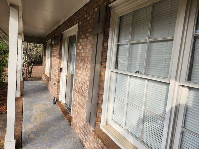 107 Shawnee Ct, Dothan, AL 36303