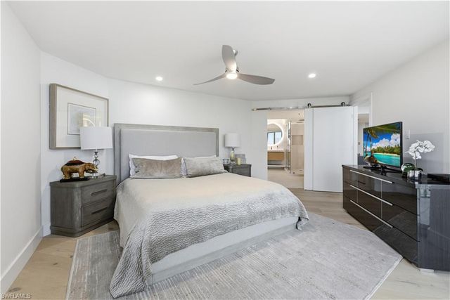 4651 Gulf Shore BLVD N # 805, Naples, FL 34103