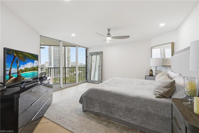 4651 Gulf Shore BLVD N # 805, Naples, FL 34103