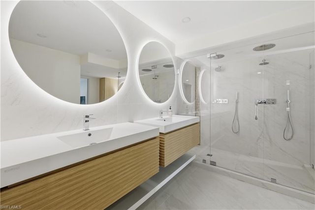 4651 Gulf Shore BLVD N # 805, Naples, FL 34103