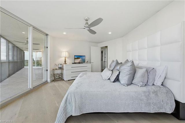 4651 Gulf Shore BLVD N # 805, Naples, FL 34103