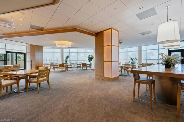 4651 Gulf Shore BLVD N # 805, Naples, FL 34103