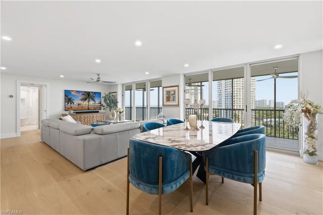 4651 Gulf Shore BLVD N # 805, Naples, FL 34103