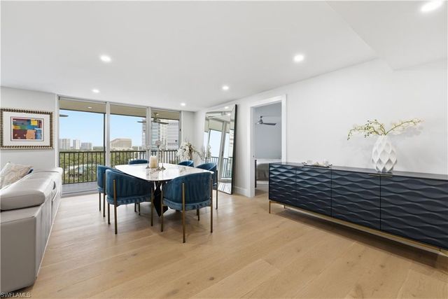 4651 Gulf Shore BLVD N # 805, Naples, FL 34103