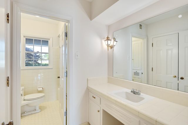 685 S PERKINS RD, Memphis, TN 38117