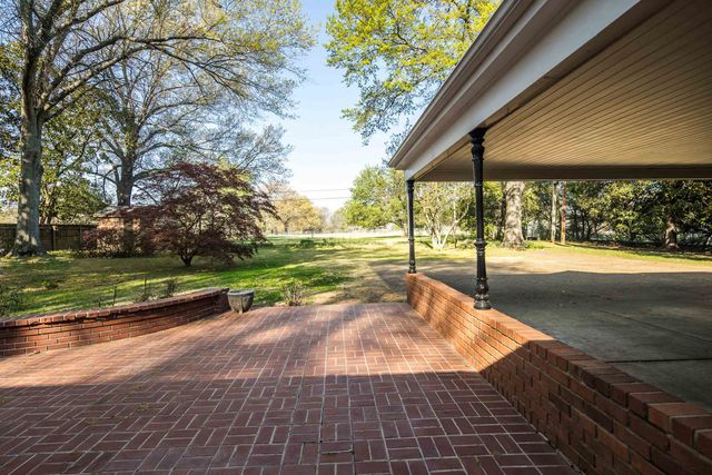 685 S PERKINS RD, Memphis, TN 38117