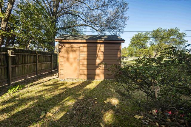 685 S PERKINS RD, Memphis, TN 38117