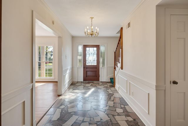 685 S PERKINS RD, Memphis, TN 38117