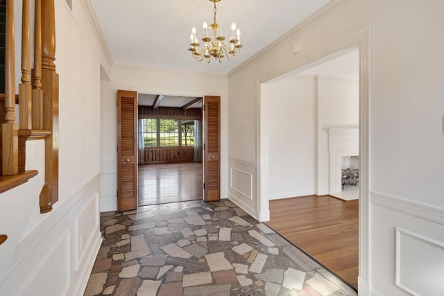 685 S PERKINS RD, Memphis, TN 38117