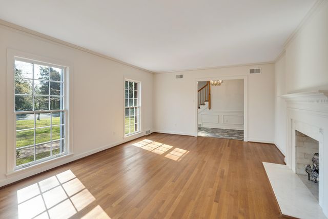 685 S PERKINS RD, Memphis, TN 38117