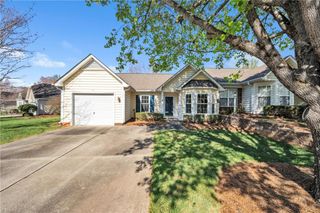 39 Mansfield Circle, Greensboro, NC 27455