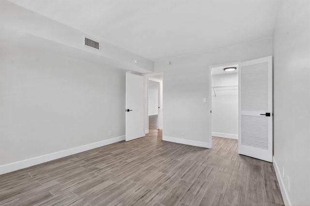 545 Oaks Lane 409, Pompano Beach, FL 33069