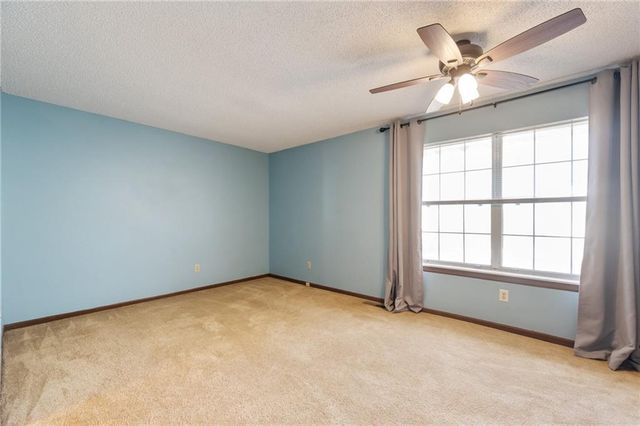 6813 NW MOKANE Avenue, Kansas City, MO 64151