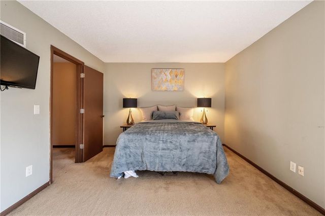 6813 NW MOKANE Avenue, Kansas City, MO 64151