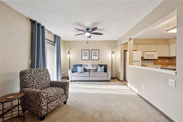 6813 NW MOKANE Avenue, Kansas City, MO 64151