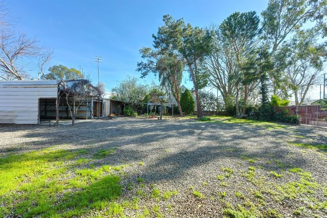 5327 22nd Ave, Sacramento, CA 95820