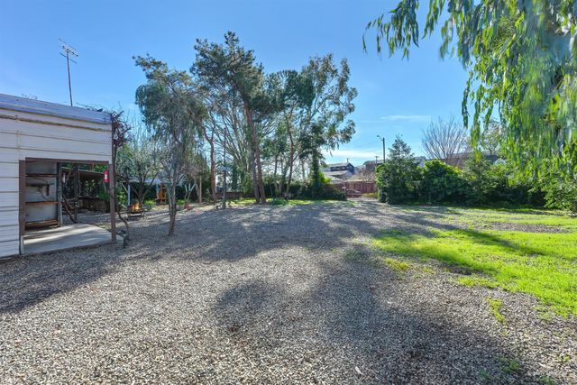 5327 22nd Ave, Sacramento, CA 95820