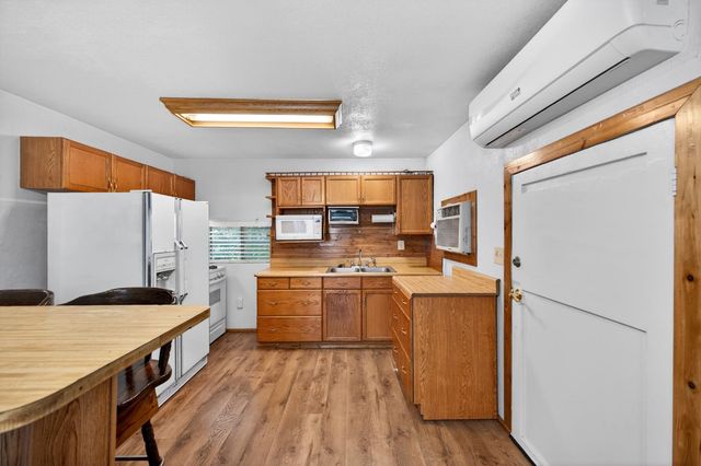 5327 22nd Ave, Sacramento, CA 95820