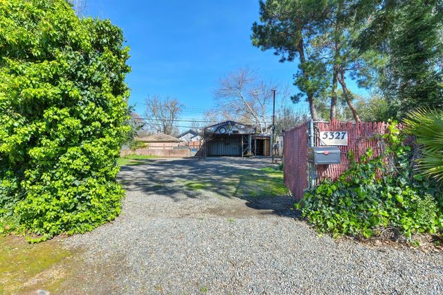 5327 22nd Ave, Sacramento, CA 95820