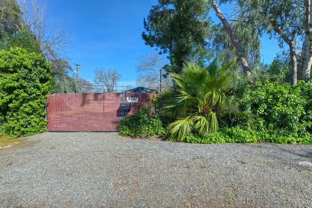 5327 22nd Ave, Sacramento, CA 95820