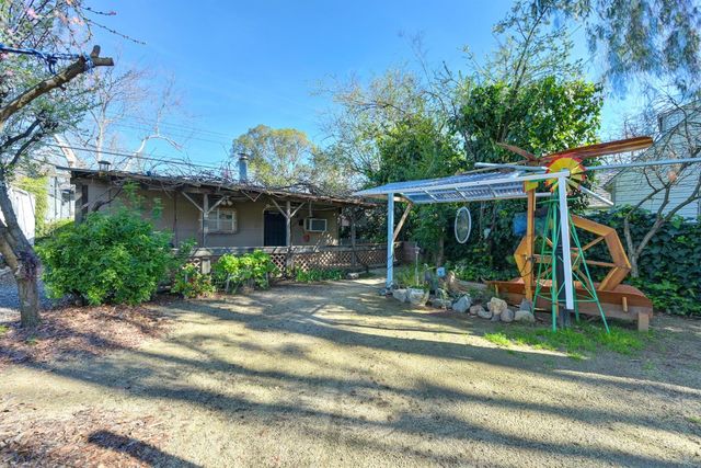 5327 22nd Ave, Sacramento, CA 95820