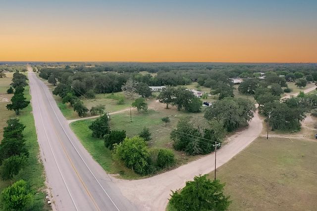 113 Hannah RD A, Smithville, TX 78957
