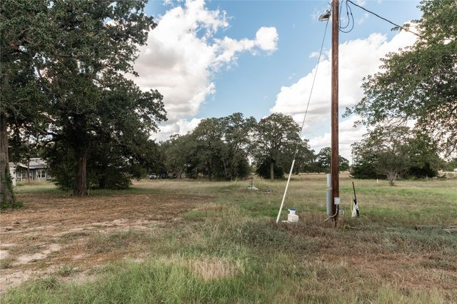 113 Hannah RD A, Smithville, TX 78957