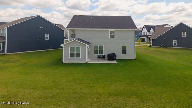 8401 Hummingbird Nest Ct, Louisville, KY 40229