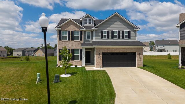 8401 Hummingbird Nest Ct, Louisville, KY 40229