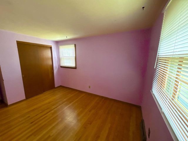 5713 N 96th STREET, Milwaukee, WI 53225