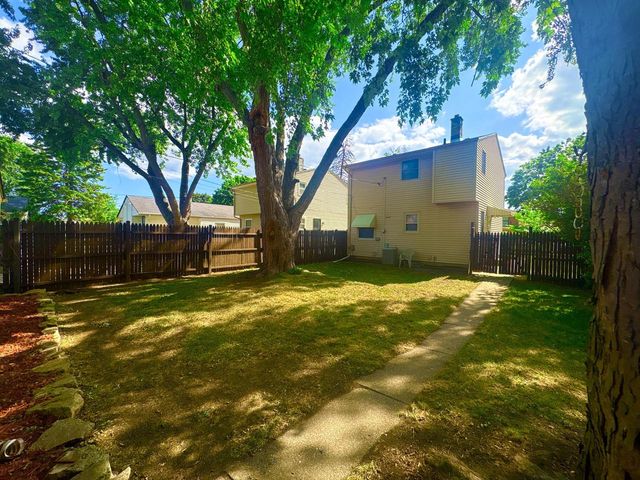 5713 N 96th STREET, Milwaukee, WI 53225