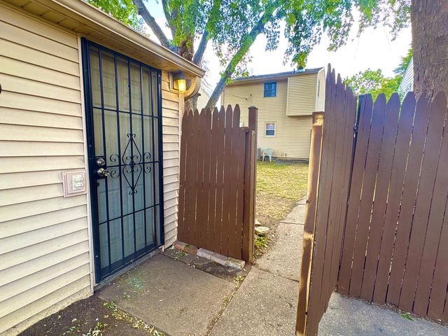 5713 N 96th STREET, Milwaukee, WI 53225