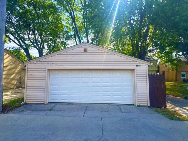 5713 N 96th STREET, Milwaukee, WI 53225