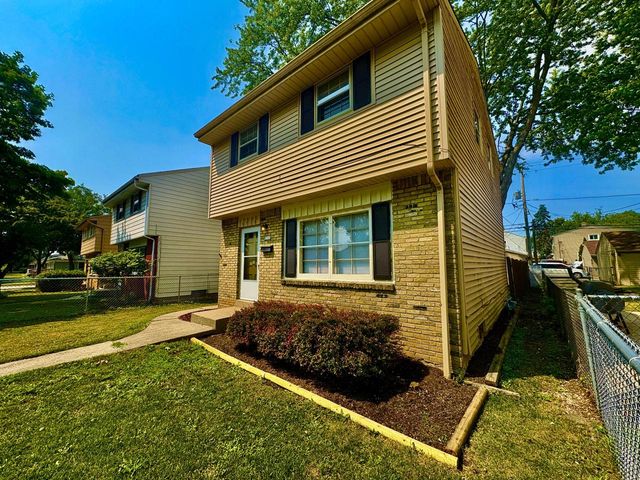 5713 N 96th STREET, Milwaukee, WI 53225