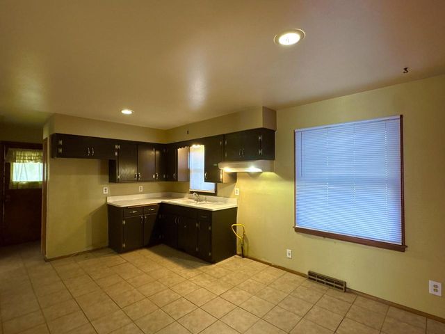 5713 N 96th STREET, Milwaukee, WI 53225