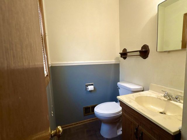 5713 N 96th STREET, Milwaukee, WI 53225