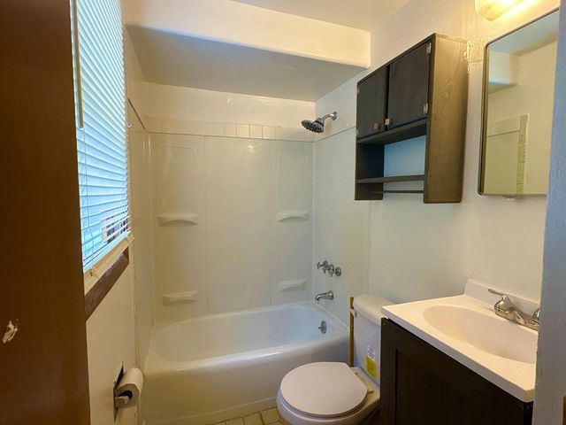 5713 N 96th STREET, Milwaukee, WI 53225