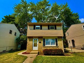 5713 N 96th STREET, Milwaukee, WI 53225