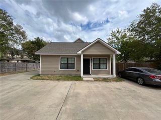 700 Highlands Street B, College Station, TX 77840