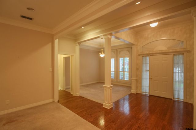 704 Paloma St, Tyler, TX 75703