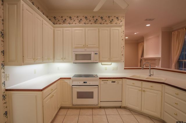 704 Paloma St, Tyler, TX 75703
