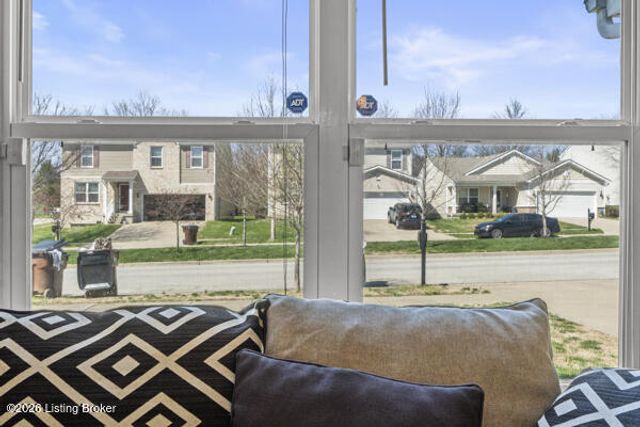 6811 Beckingham Blvd, Louisville, KY 40299