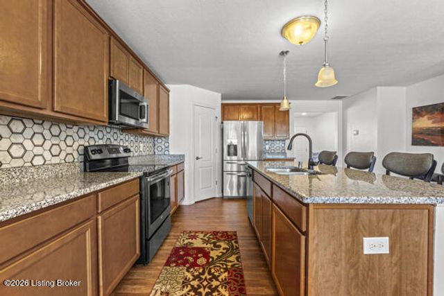 6811 Beckingham Blvd, Louisville, KY 40299