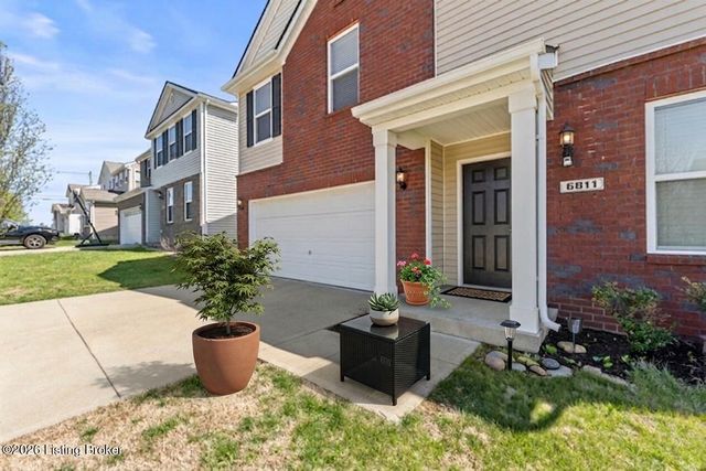 6811 Beckingham Blvd, Louisville, KY 40299