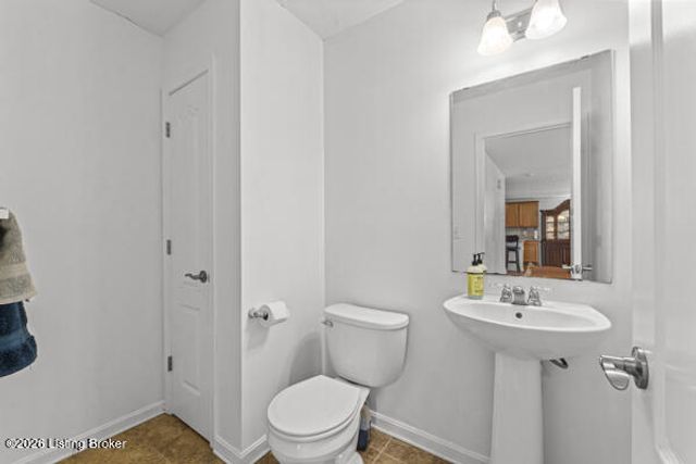 6811 Beckingham Blvd, Louisville, KY 40299