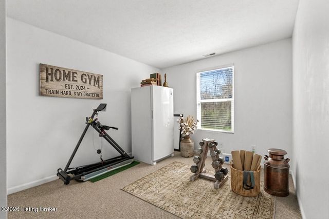 6811 Beckingham Blvd, Louisville, KY 40299