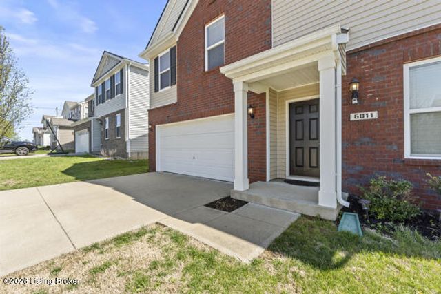 6811 Beckingham Blvd, Louisville, KY 40299
