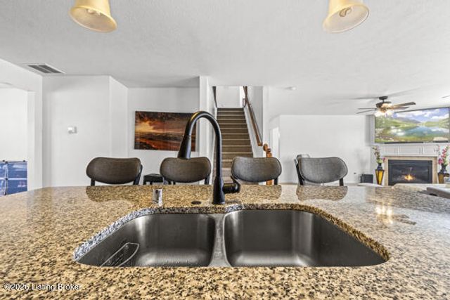 6811 Beckingham Blvd, Louisville, KY 40299