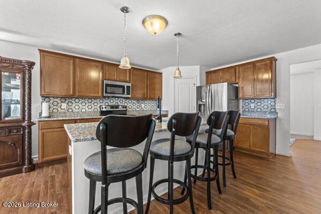 6811 Beckingham Blvd, Louisville, KY 40299