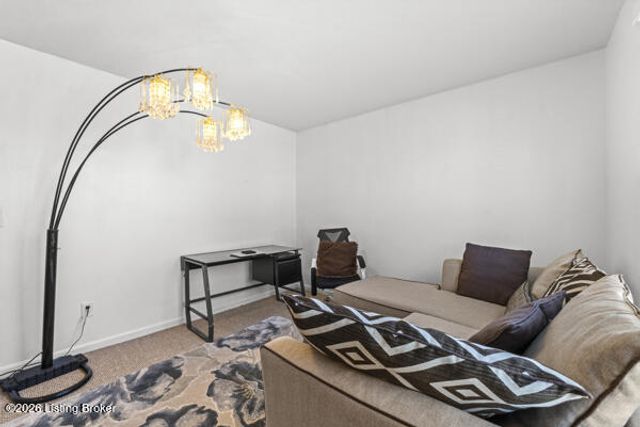 6811 Beckingham Blvd, Louisville, KY 40299